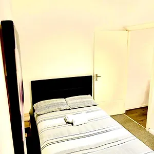 One Bed Flat In Central Londra