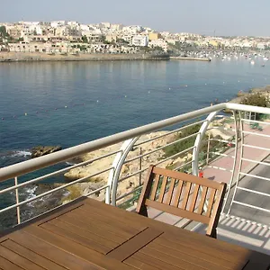 https://seafront-apartment-marsascala.hotelssaintjulians.com