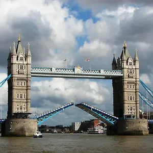 Apartment Living, London